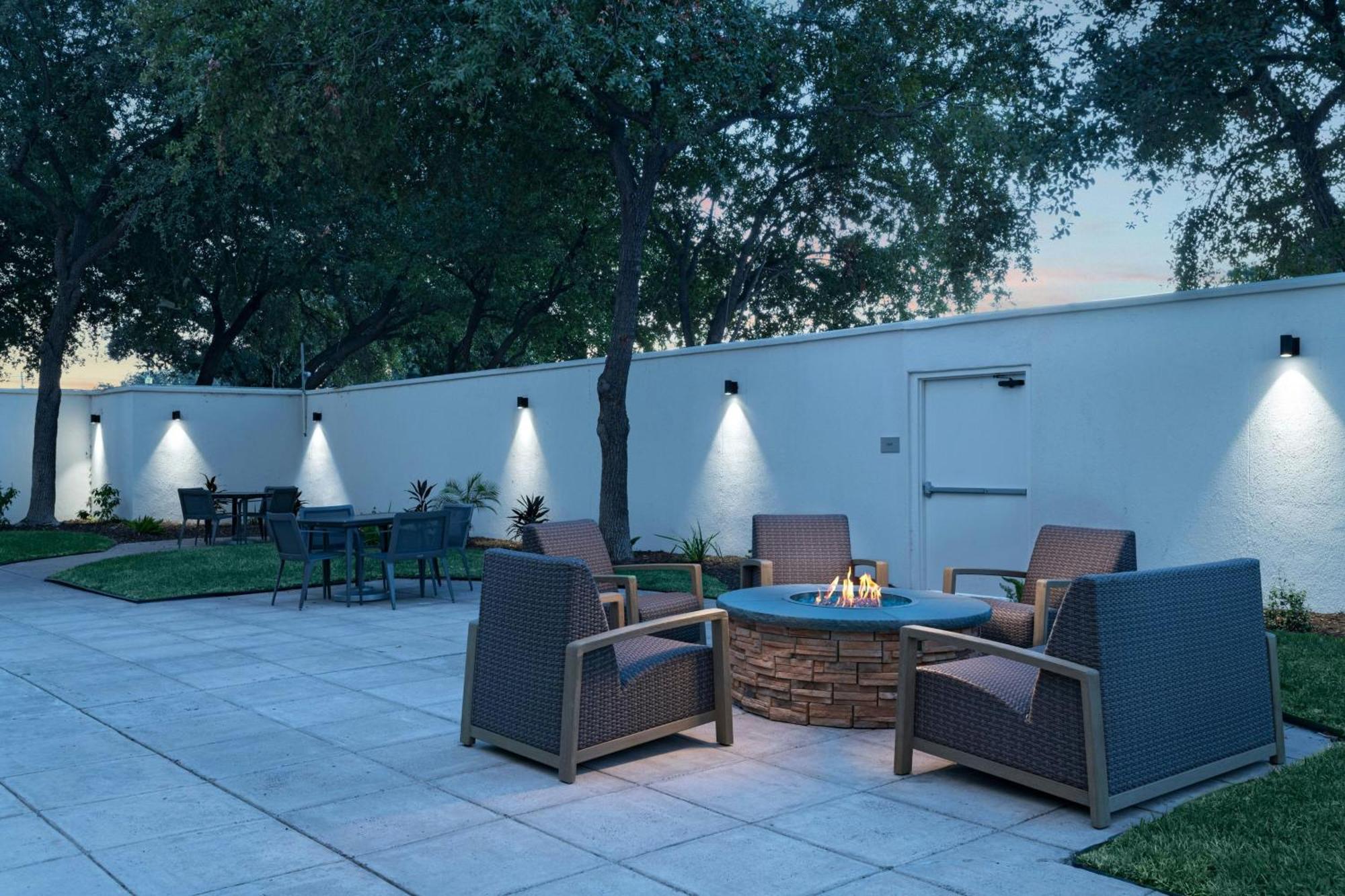 Hotel Courtyard Laredo Esterno foto