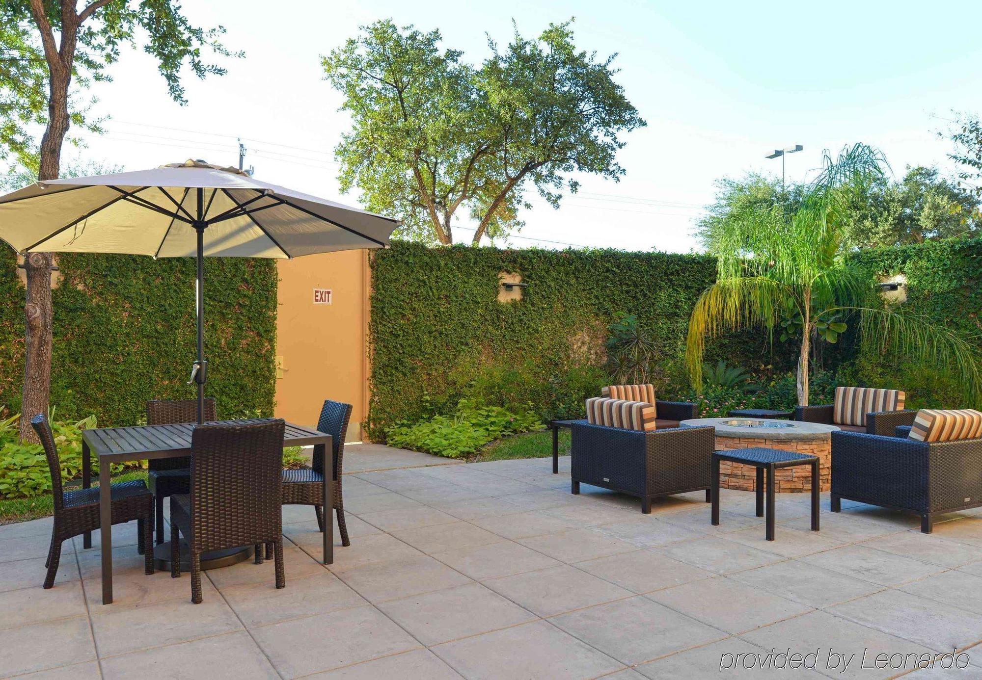 Hotel Courtyard Laredo Esterno foto